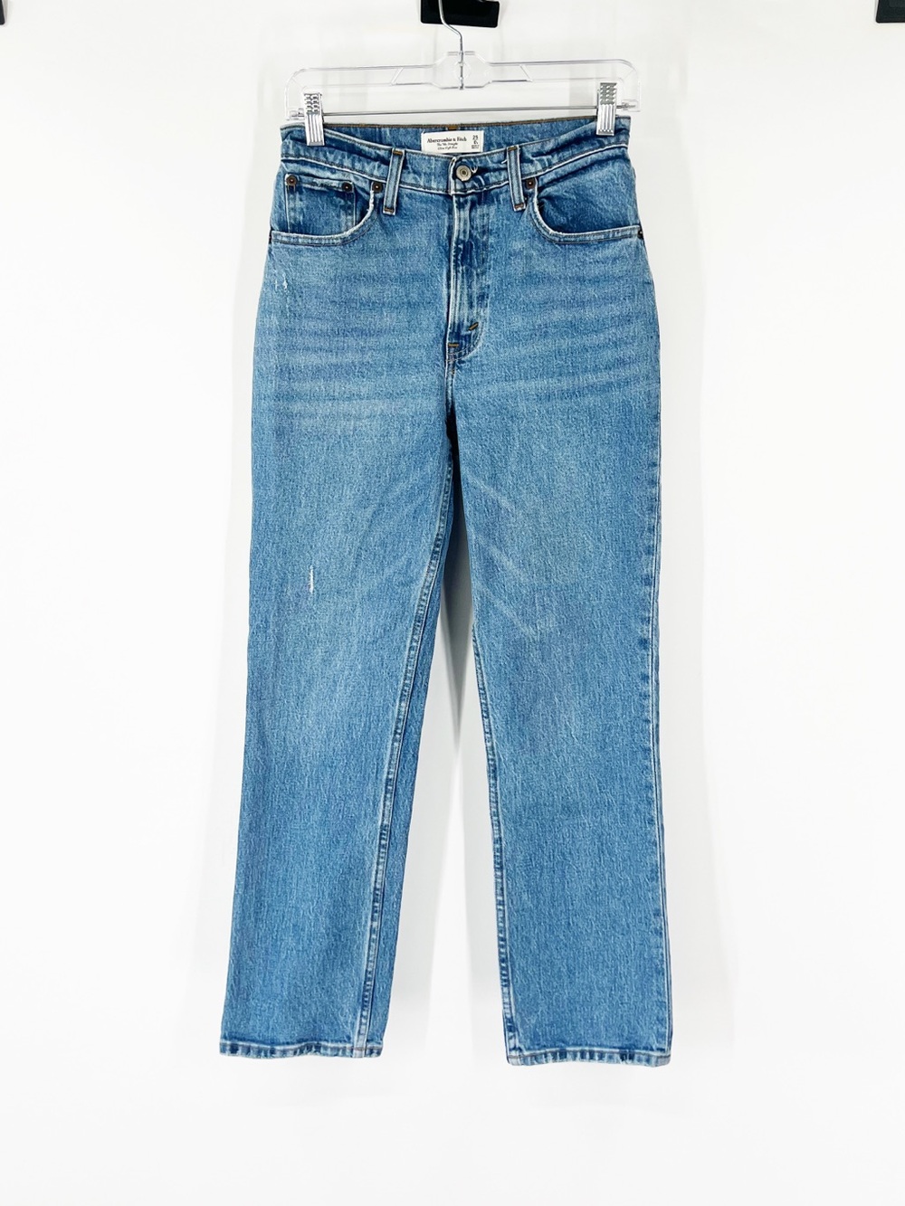 Abercrombie & Fitch The ‘90s Straight Jeans Ultra High Rise